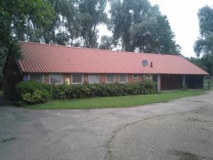 sandwichpaneel met dakpanmotief     
